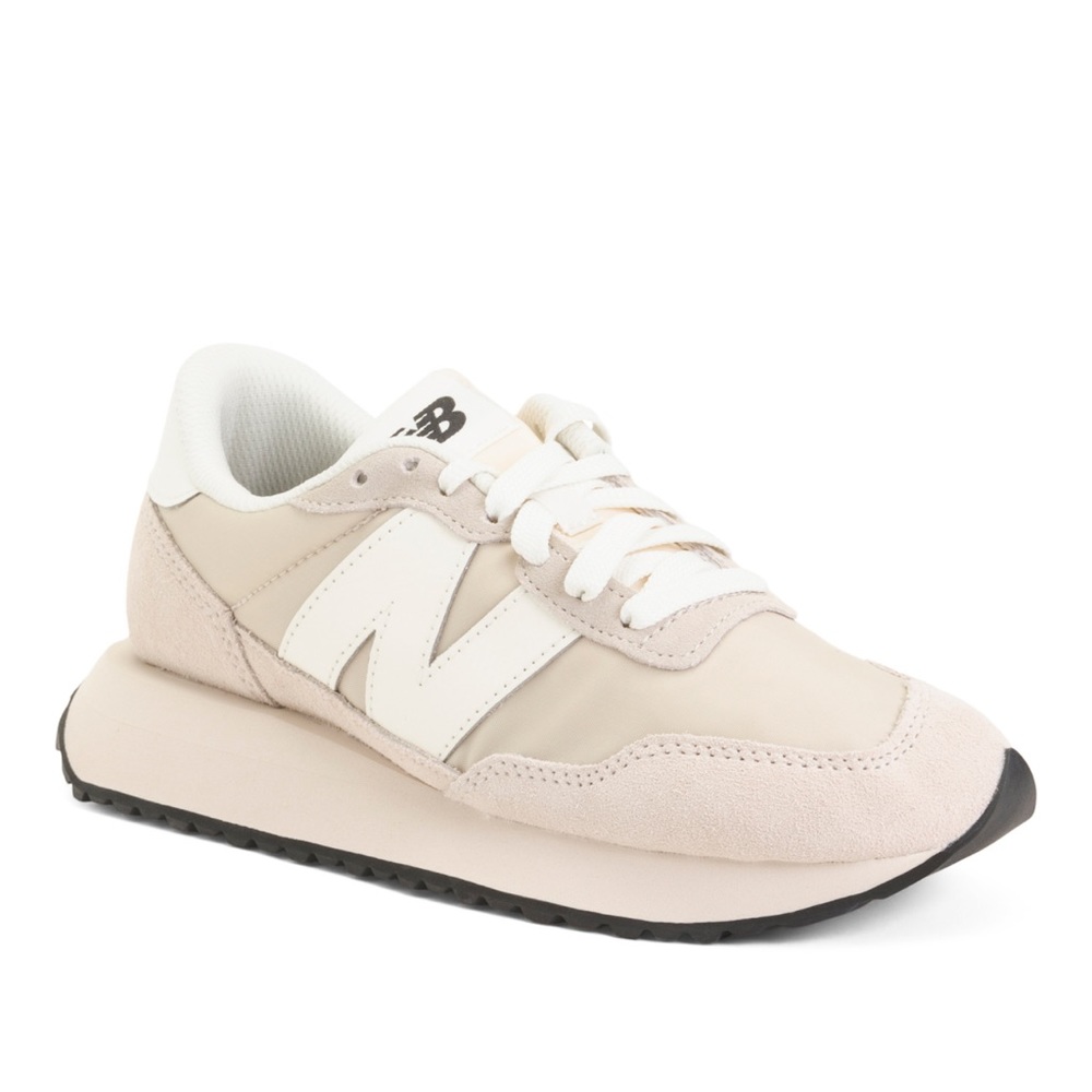 🎉LAST PIECE🎉NEW BALANCE
Lifestyle Sneakers - Picture 3 of 5